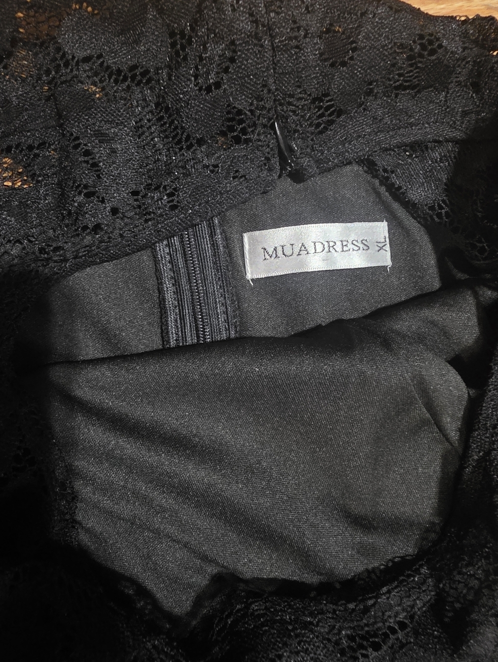 Maudress Elegant Black Lace High-Low Dress- Size XL - Picture 5 of 5